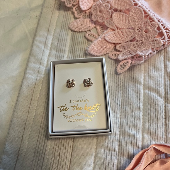 Bridesmaid Bundle - Pink Lace Trim Satin Robe - Picture 3 of 5